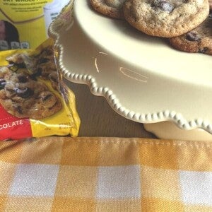 NIDO x Nestle Toll House Chocolate Chip Cookies