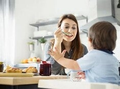 Why family mealtimes matter for your toddler